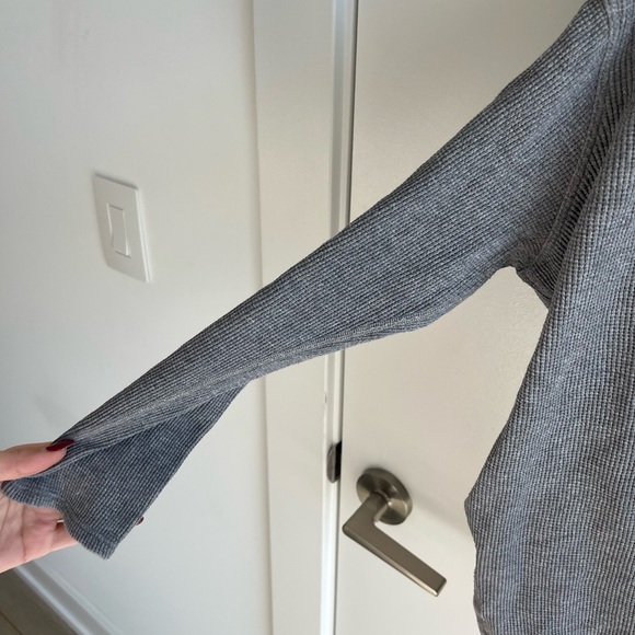 Lululemon Grey Ribbed Long sleeve - Picture 4 of 6